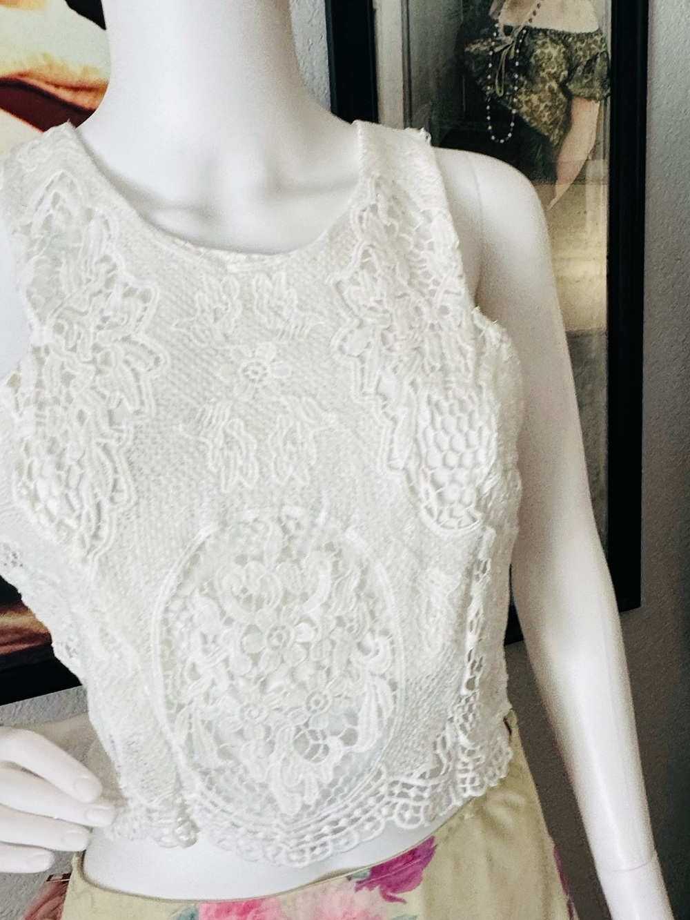 Lulu's White Lace Crochet Crop Top